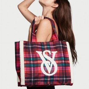 Victoria's Secret Christmas Tote Bag Limited Edition Plaid Holiday NWT.